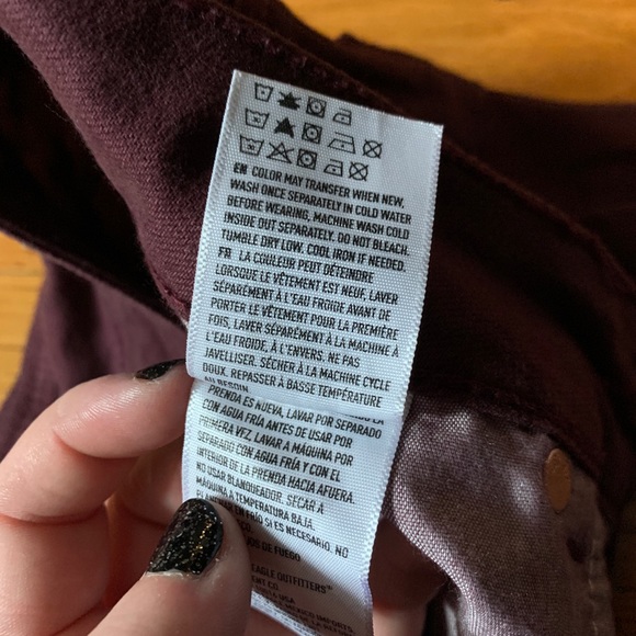 AEO Maroon "Shortie" Jean Shorts - Picture 6 of 8